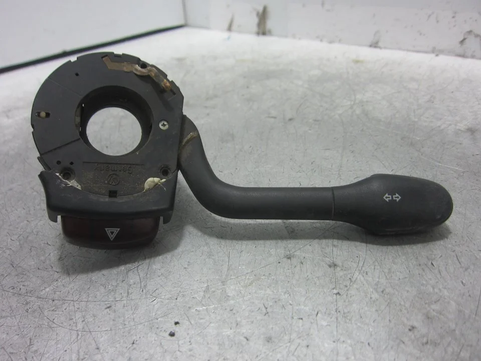 Foto de MANDO INTERMITENTES VOLKSWAGEN GOLF III (1H1)(11.1991) 1.8 (75 CV / 55 KW) referencia 1H0953513