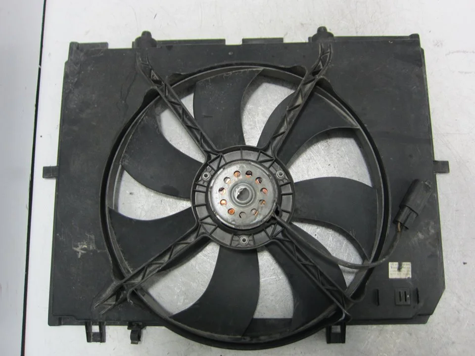 Foto de ELECTROVENTILADOR MERCEDES-BENZ CLASE E (BM 210) BERLINA 2.7 CDI 20V CAT (170 CV / 125 KW) referencia A0015003093