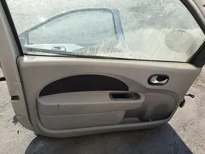 Foto de GUARNECIDO PUERTA DELANTERA IZQUIERDA RENAULT TWINGO II 1.5 dCi Diesel (64 CV / 47 KW)
