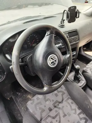 Foto de VOLANTE VOLKSWAGEN BORA BERLINA (1J2)(1998) 1.9 TDI (110 CV / 81 KW)
