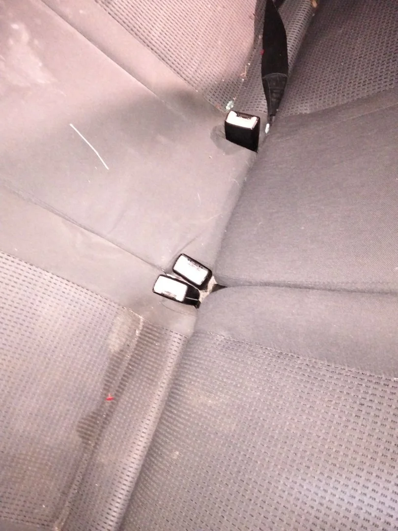 Foto de ENGANCHE CINTURON TRASERO IZQUIERDO VOLKSWAGEN POLO IV (9N1)