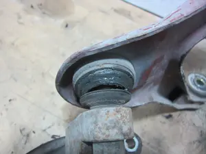 Foto de BRAZO SUSPENSION SUPERIOR DELANTERO DERECHO IVECO DAILY CAMIÓN/VOLQUETE 2.8 Diesel CAT (106 CV / 78 KW) referencia 500379805 foto 5