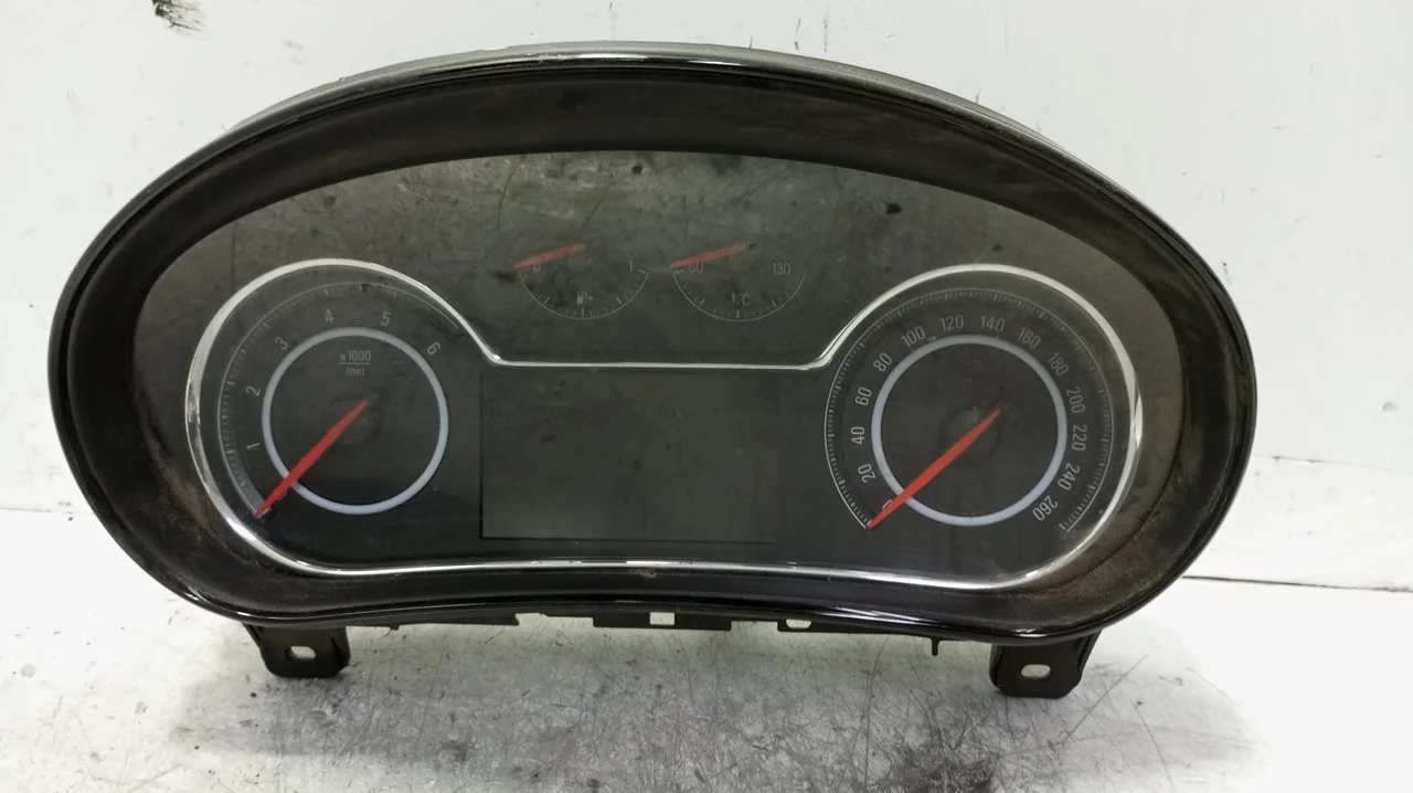 Foto de CUADRO INSTRUMENTOS OPEL INSIGNIA SPORTS TOURER 1.6 CDTI DPF (136 CV / 100 KW) referencia 39085468