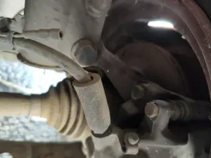 Foto de MANGUETA DELANTERA IZQUIERDA RENAULT LAGUNA (B56) 2.0  (113 CV / 83 KW)
