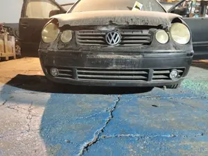 Foto de REFUERZO PARAGOLPES DELANTERO VOLKSWAGEN POLO IV (9N1)