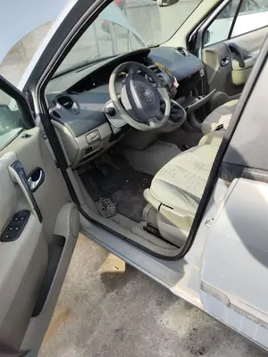 Foto de GOMAS CONTORNO PUERTA RENAULT SCENIC II (JM) 1.5 dCi Diesel (101 CV / 74 KW) referencia 7701475031 foto 6
