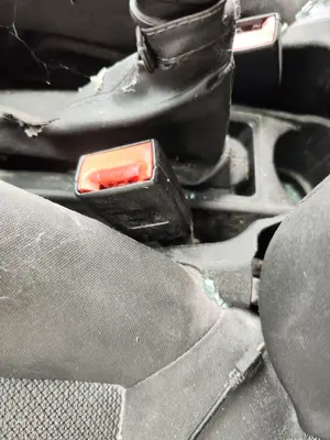Foto de PRETENSOR AIRBAG IZQUIERDO FIAT II DOBLÒ (263) CARGO 1.6 JTDM 16V CAT (105 CV / 77 KW)
