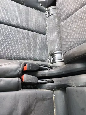 Foto de ENGANCHE CINTURON TRASERO DERECHO AUDI Q5 FYG Híbrido 220 kW (2.0 Ltr. - 195 kW TFSI) (299 CV / 220 KW)