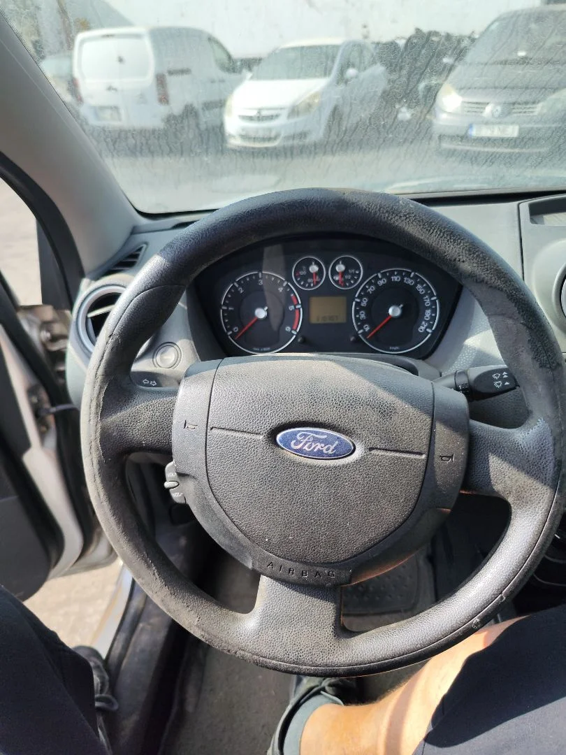 Foto de VOLANTE FORD FIESTA (CBK) 1.4 TDCi CAT (68 CV / 50 KW) referencia 1232942