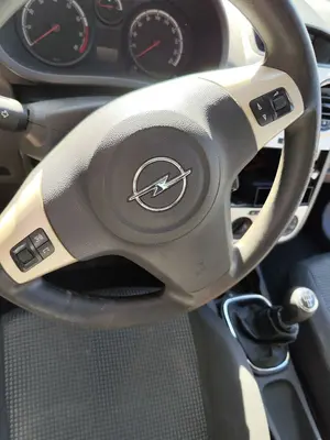 Foto de AIRBAG DELANTERO IZQUIERDO OPEL CORSA D 1.2 16V CAT (Z 12 XEP / LB4) (80 CV / 59 KW)
