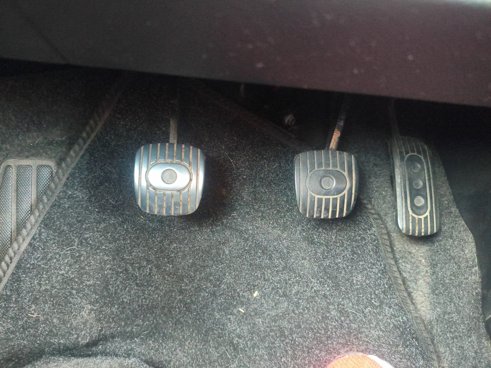 Foto de PEDAL EMBRAGUE NISSAN NOTE (E11E) 1.4 CAT (88 CV / 65 KW)