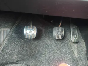 Foto de PEDAL EMBRAGUE NISSAN NOTE (E11E) 1.4 CAT (88 CV / 65 KW)