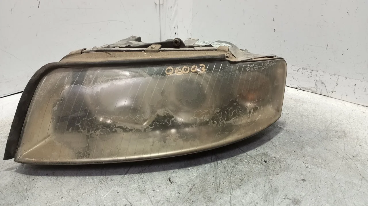 Foto de FARO IZQUIERDO AUDI A4 BERLINA (8E) 1.9 TDI (131 CV / 96 KW) referencia 8E0941003F