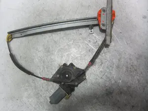 Foto de ELEVALUNAS DELANTERO DERECHO FORD FIESTA BERLINA (DX) 1.3 CAT (60 CV / 44 KW) referencia 0130821683