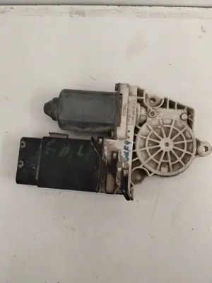 Foto de MOTOR ELEVALUNAS DELANTERO DERECHO SIN MARCA SIN MODELO referencia 9776101430203