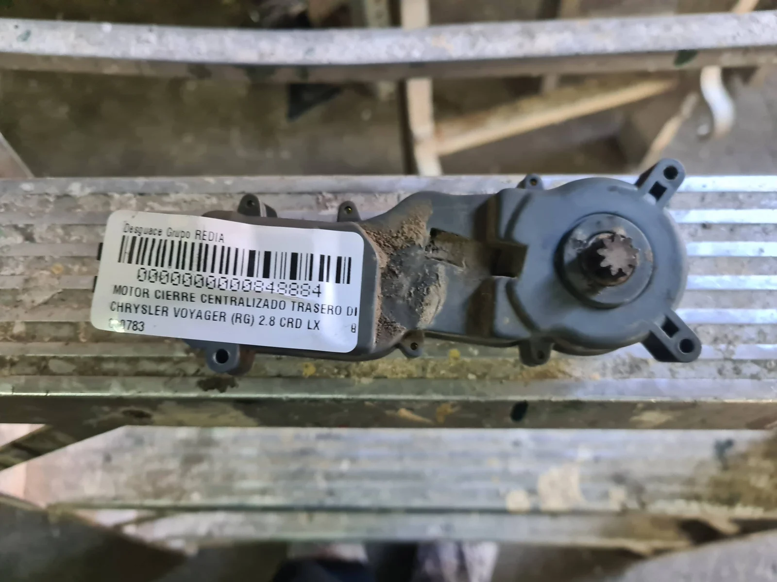 Foto de MOTOR CIERRE CENTRALIZADO TRASERO DERECHO CHRYSLER VOYAGER (RG) 2.8 CRD CAT (150 CV / 110 KW) referencia 800783
