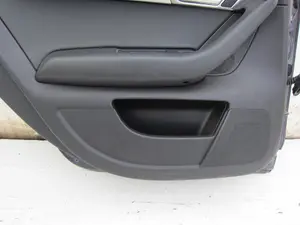 Foto de GUARNECIDO PUERTA TRASERA IZQUIERDA AUDI A6 BERLINA (4F2) 4.2 V8 40V (335 CV / 246 KW) foto 2