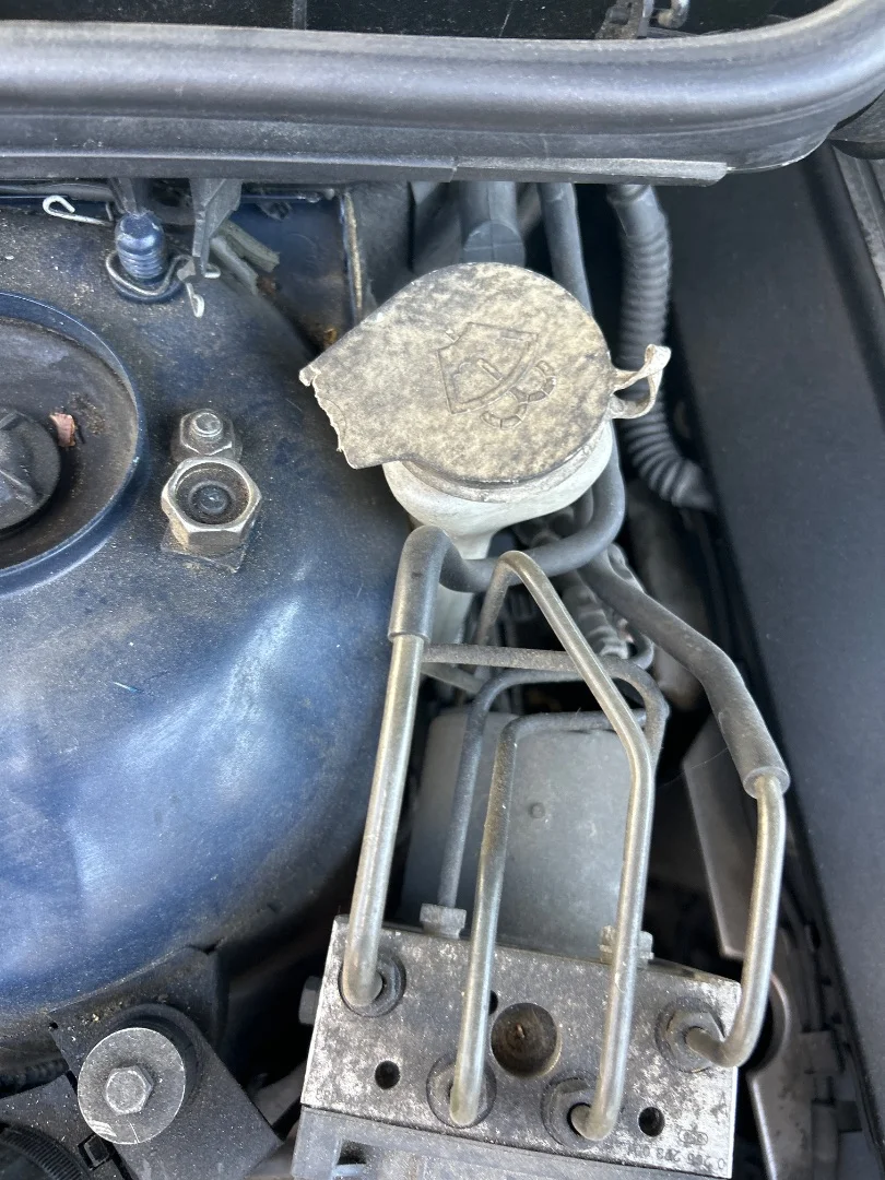 Foto de DEPOSITO LIMPIA BMW SERIE 5 TOURING (E39) 2.0 24V (150 CV / 110 KW)