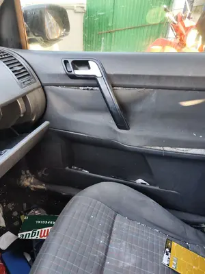 Foto de ELEVALUNAS DELANTERO DERECHO VOLKSWAGEN POLO IV (9N3) 1.9 TDI (101 CV / 74 KW)