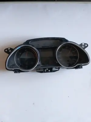 Foto de CUADRO INSTRUMENTOS AUDI A5 COUPE (8T) 2.0 16V TDI (170 CV / 125 KW) referencia 8T0920983B