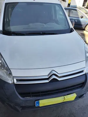 Foto de CAPO CITROEN BERLINGO FURGÓN 1.6 Blue-HDI FAP (99 CV / 73 KW) foto 4