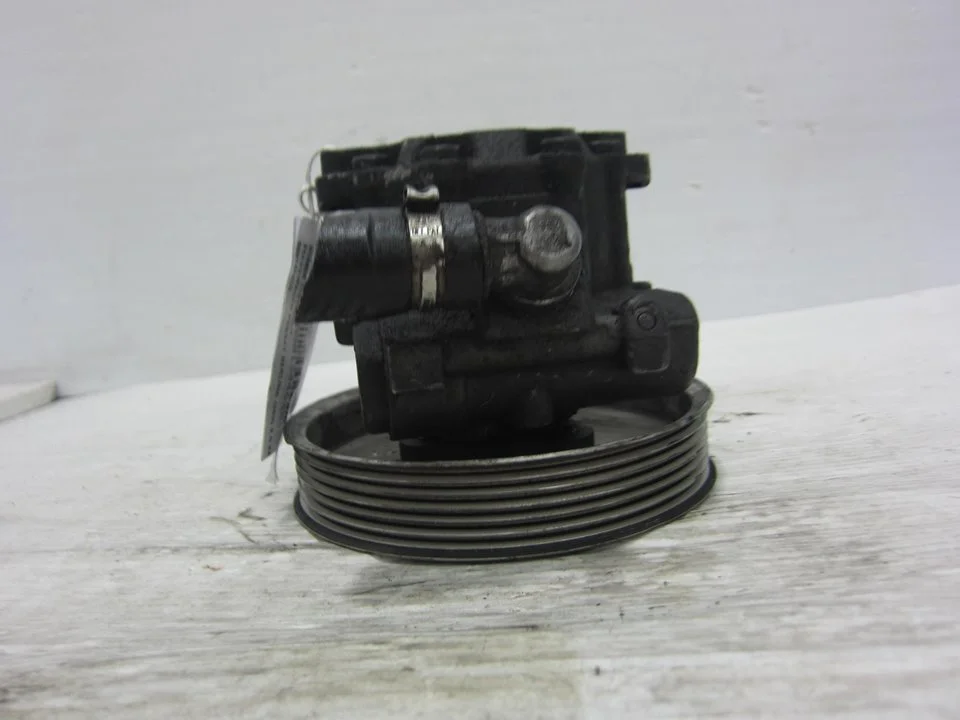 Foto de BOMBA DIRECCION VOLKSWAGEN PASSAT BERLINA (3B3) referencia 059145255