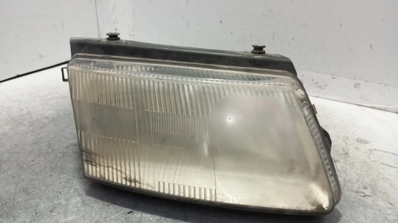 Foto de FARO DERECHO VOLKSWAGEN PASSAT VARIANT (3B5) 1.9 TDI (116 CV / 85 KW) referencia 3B0941018R