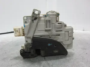 Foto de CERRADURA PUERTA DELANTERA DERECHA AUDI A3 (8P1) 1.9 TDI (105 CV / 77 KW) referencia 4E1837016 foto 2