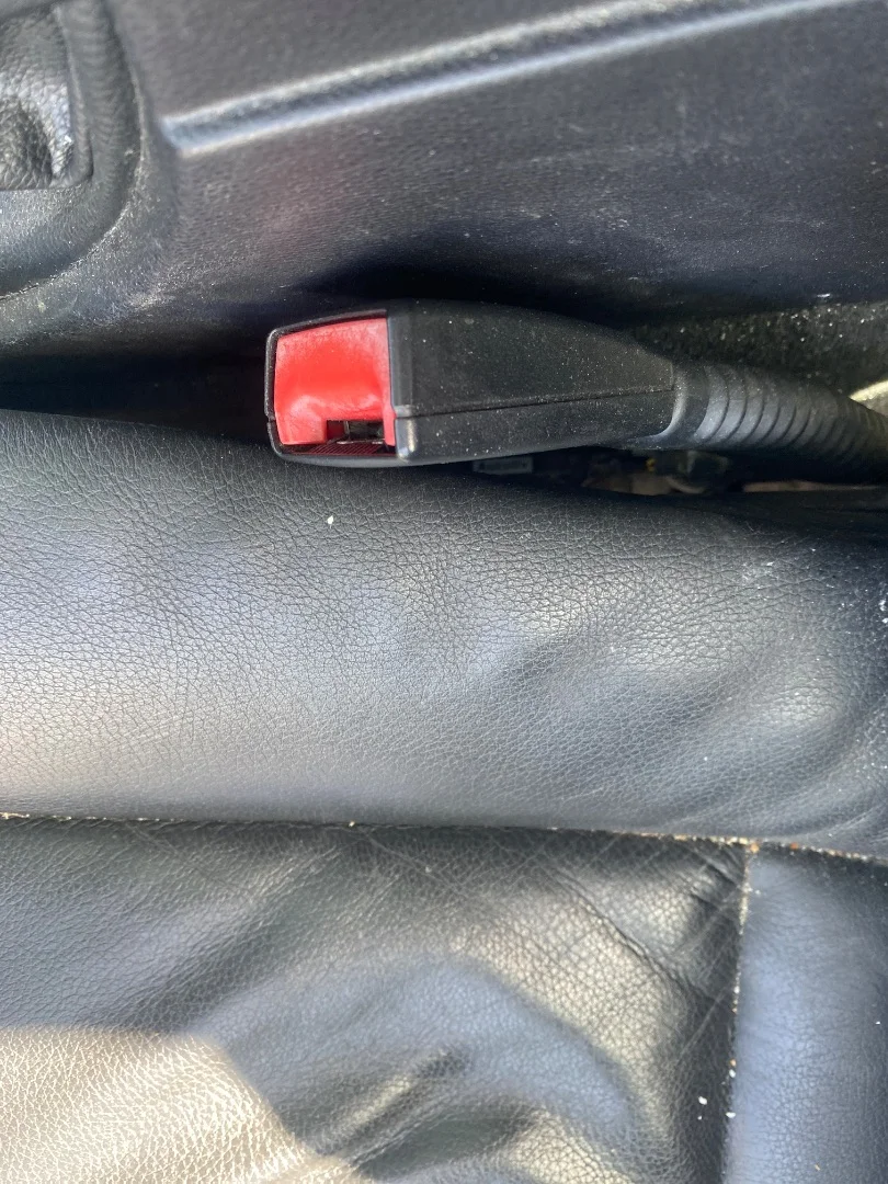 Foto de ENGANCHE CINTURON DELANTERO IZQUIERDO BMW SERIE 5 BERLINA (E60) 3.0 24V CAT (231 CV / 170 KW)