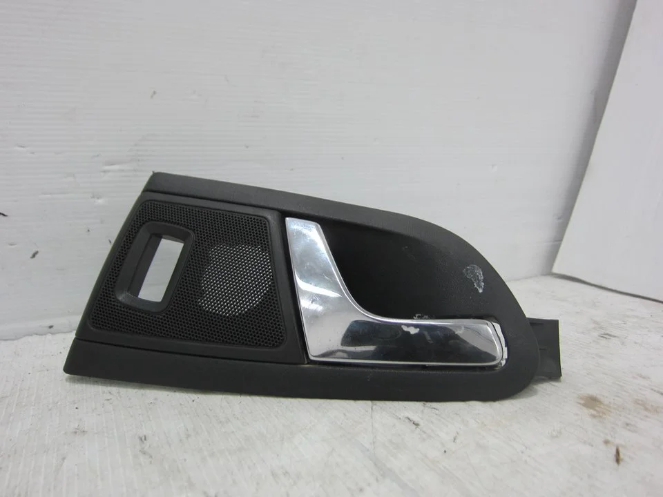 Foto de MANETA INTERIOR TRASERA DERECHA SKODA OCTAVIA COMBI (1U5) 1.9 TDI (101 CV / 74 KW) referencia 1U4839248B