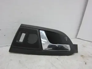 Foto de MANETA INTERIOR TRASERA DERECHA SKODA OCTAVIA COMBI (1U5) 1.9 TDI (101 CV / 74 KW) referencia 1U4839248B foto 1