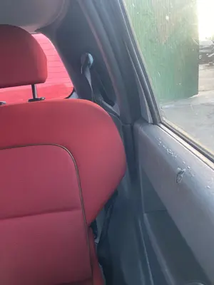 Foto de CINTURON SEGURIDAD TRASERO IZQUIERDO MITSUBISHI COLT CZ3 BERL. 5 (Z30A) 1.3 CAT (95 CV / 70 KW)