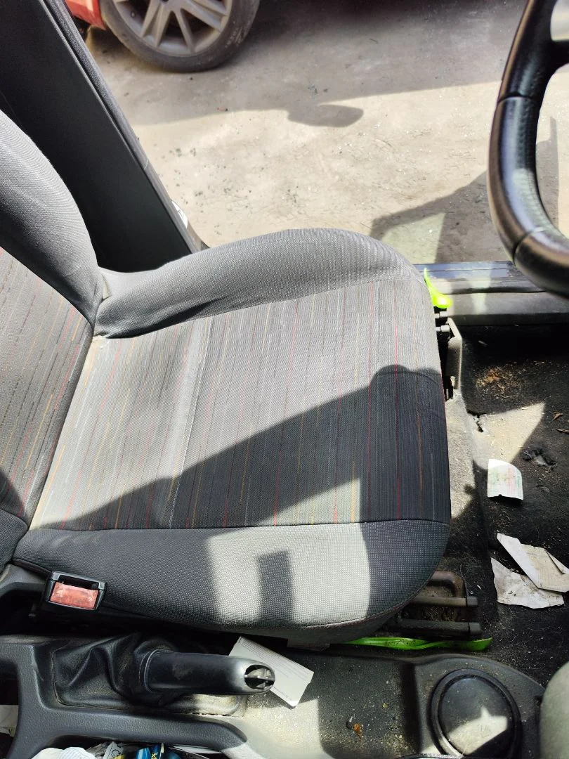 Foto de ASIENTO DELANTERO IZQUIERDO FORD C-MAX (CB3)(2007) 1.8 TDCi Turbodiesel CAT (116 CV / 85 KW)