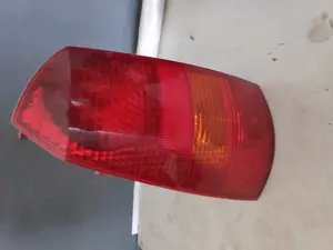 Foto de PILOTO TRASERO DERECHO FORD FOCUS FAMILIAR (CAK) referencia 1233322