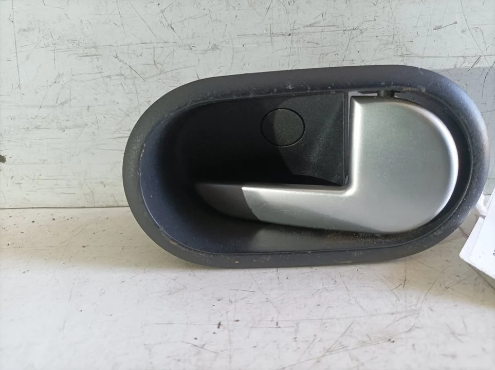 Foto de MANETA INTERIOR LATERAL DERECHA FORD FIESTA (CBK) referencia 2S61A22600