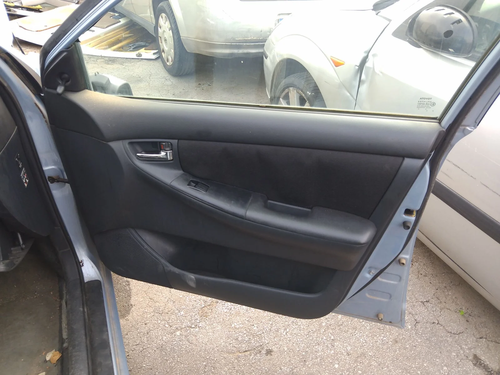 Foto de GUARNECIDO PUERTA DELANTERA DERECHA TOYOTA COROLLA (E12) 1.4 16V CAT (97 CV / 71 KW)