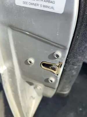 Foto de CERRADURA PUERTA DELANTERA IZQUIERDA OPEL VECTRA B BERLINA 2.0 DTI (101 CV / 74 KW) referencia 24414110