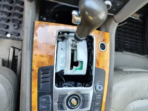 Foto de PALANCA CAMBIO AUDI Q7 (4L) 3.0 V6 24V TDI (233 CV / 171 KW)