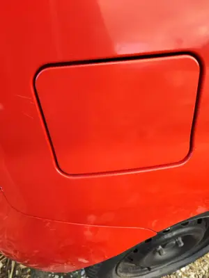 Foto de TAPA EXTERIOR COMBUSTIBLE CHEVROLET KALOS 1.2 CAT (72 CV / 53 KW)