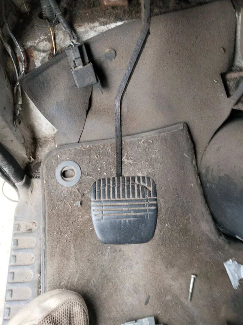 Foto de PEDAL EMBRAGUE NISSAN CABSTAR E 3.0 Diesel (120 CV / 88 KW)