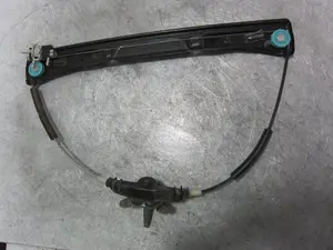 Foto de ELEVALUNAS TRASERO DERECHO CITROEN NEMO 1.4 HDi (68 CV / 50 KW) referencia 1354699080 foto 3