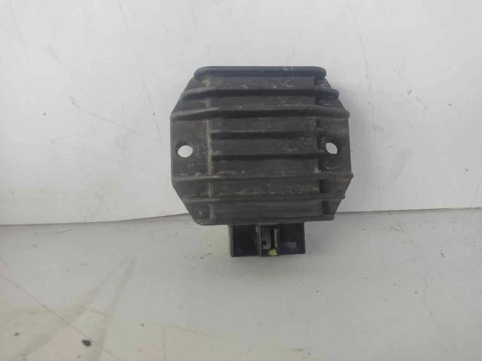 Foto de REGULADOR DE CORRIENTE PIAGGIO (VESPA) X 9 referencia SH640-12