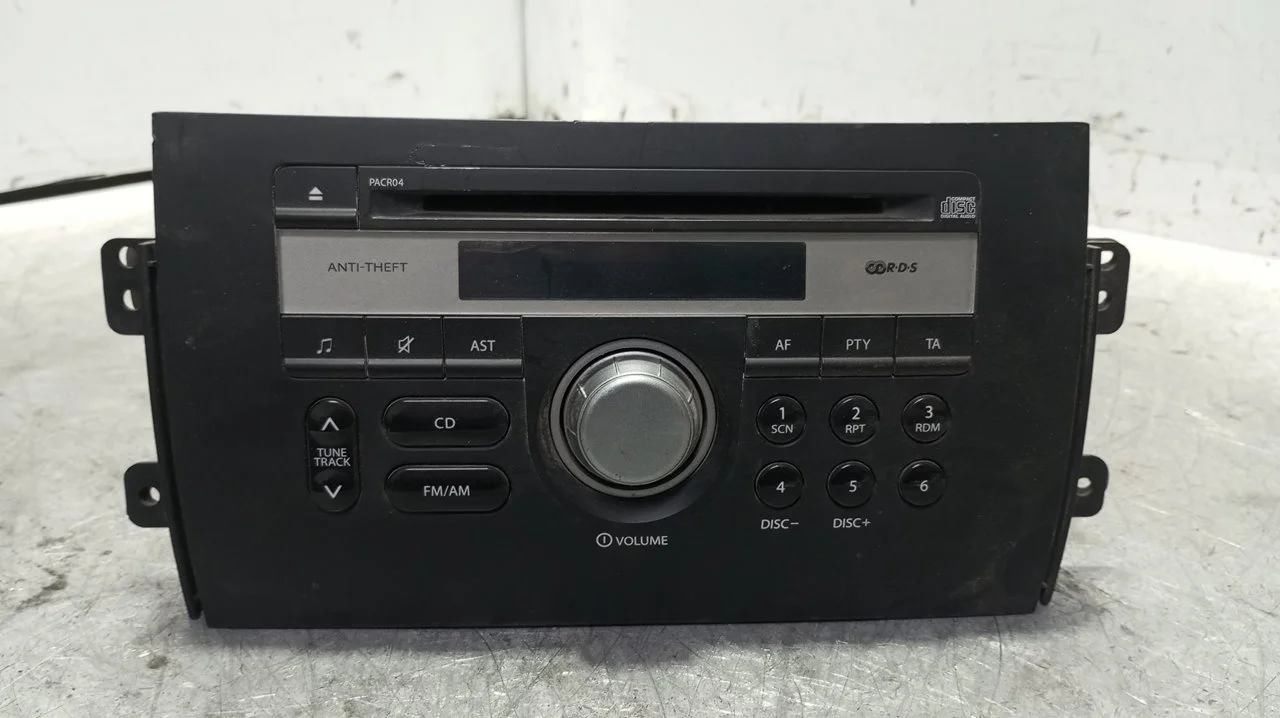 Foto de SISTEMA AUDIO / RADIO CD SUZUKI SX4 (RW/EY) 1.9 DDIS Turbodiesel (120 CV / 88 KW) referencia 3910179J0