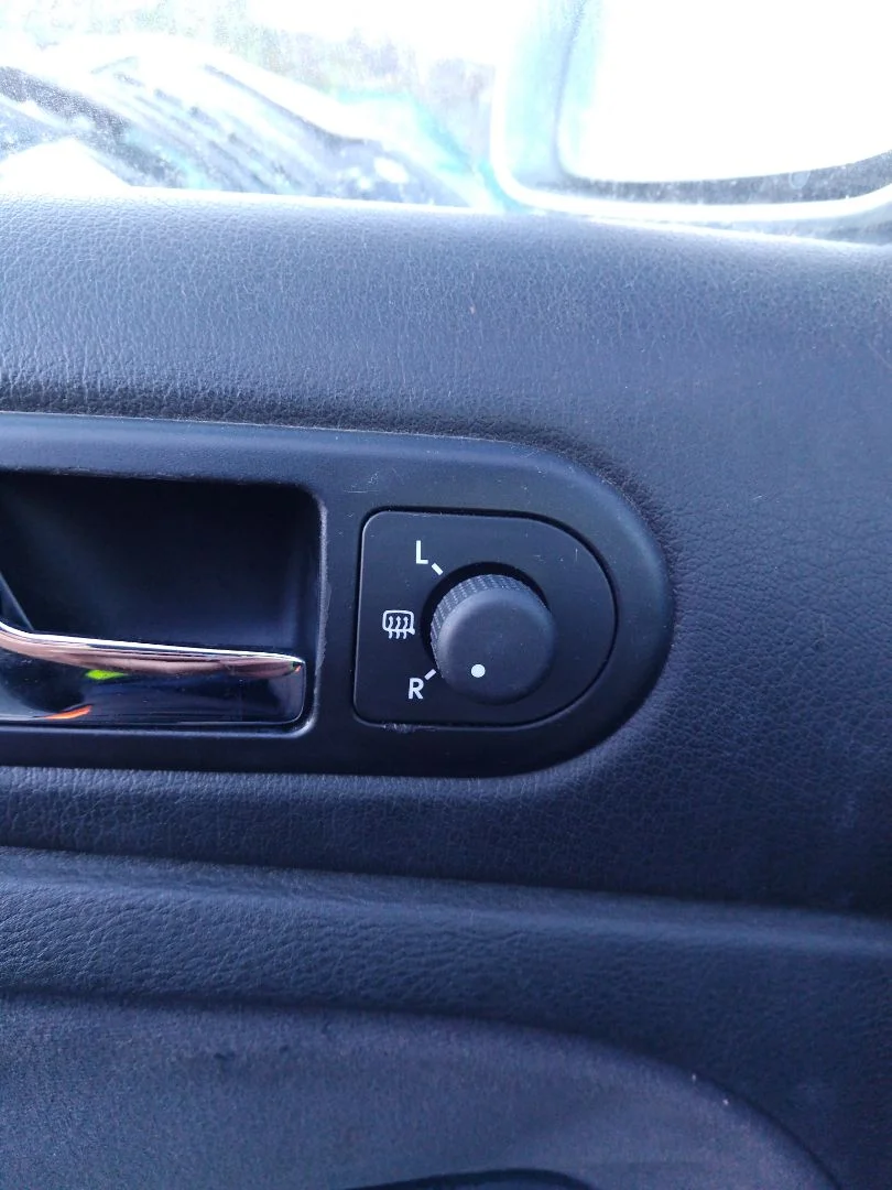Foto de MANDO RETROVISOR VOLKSWAGEN PASSAT BERLINA (3B3) 1.9 TDI (131 CV / 96 KW)