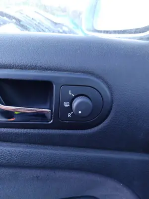 Foto de MANDO RETROVISOR VOLKSWAGEN PASSAT BERLINA (3B3) 1.9 TDI (131 CV / 96 KW)