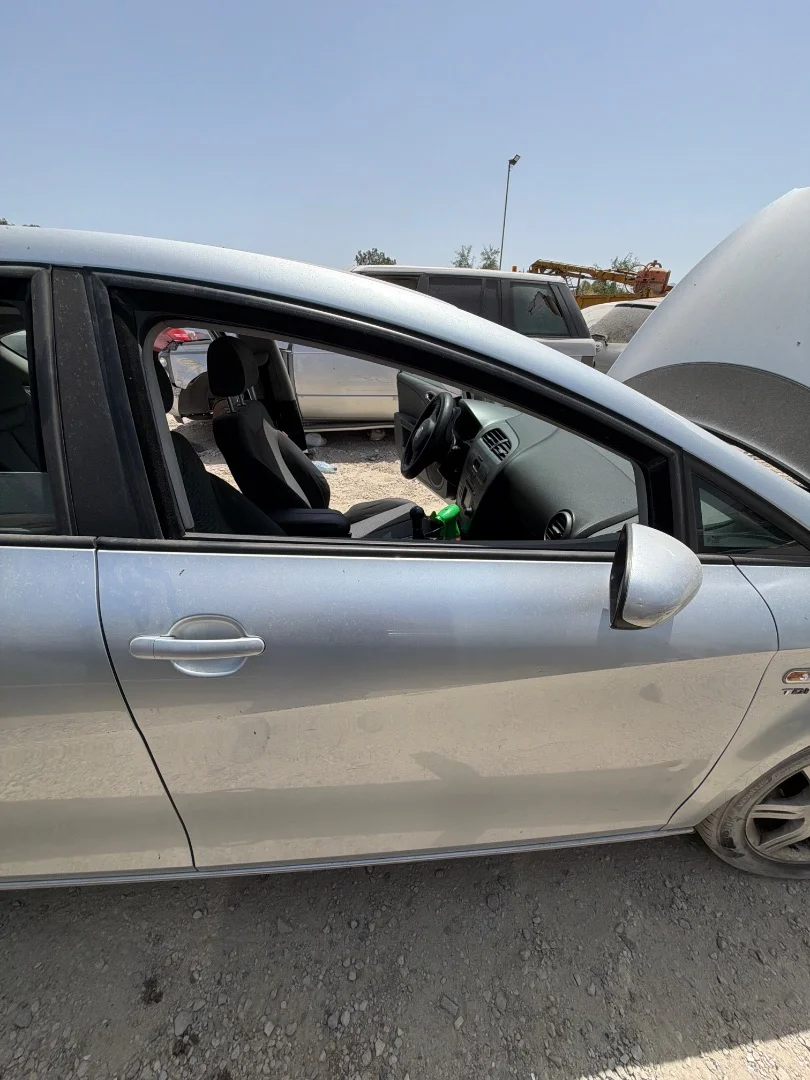 Foto de PUERTA DELANTERA DERECHA SEAT LEON (1P1)