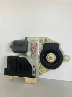 Foto de MOTOR ELEVALUNAS DELANTERO DERECHO CITROEN C4 BERLINA 1.6 16V HDi (90 CV / 66 KW) referencia 9681574880 foto 2