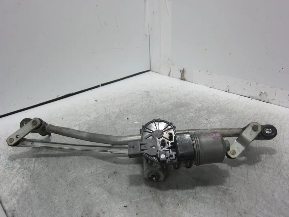 Foto de MOTOR LIMPIA DELANTERO MAZDA 3 BERLINA (BK) 1.6 CD Diesel CAT (109 CV / 80 KW) referencia 4M5117508AA