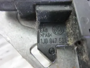 Foto de PALANCA FRENO SEAT IBIZA (6L1) 1.4 16V (86 CV / 63 KW) referencia 1J0947561 foto 3