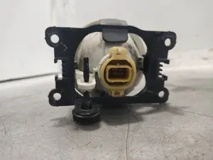 Foto de FARO ANTINIEBLA DERECHO PEUGEOT 208 1.2 12V e-VTi / PureTech (81 CV / 60 KW) referencia A046192 foto 2